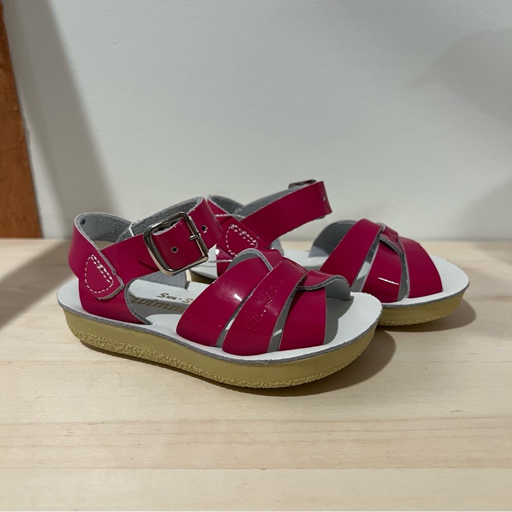 Saltwater NEW Patent Pink Leather Swimmer Style sizes 5 & 6